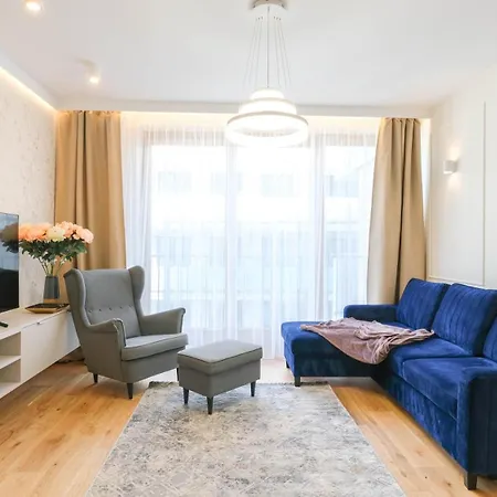 Luxury Apartment Free Parking - By Hosty-2